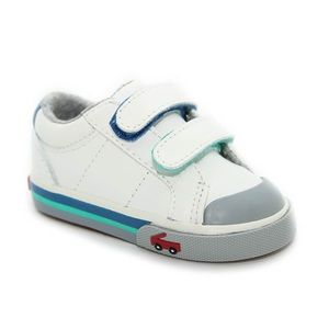See Kai Run Waylon Sneakers 7M